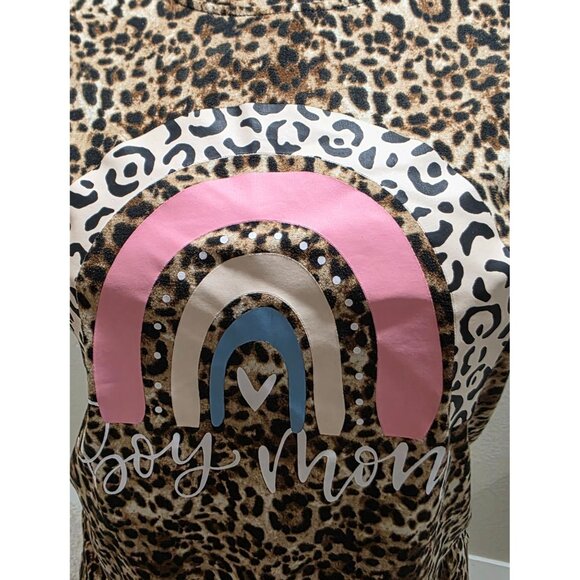 Boy Mom Leopard Print T-Shirt Small Short Sleeve Crew Neck - Picture 4 of 5